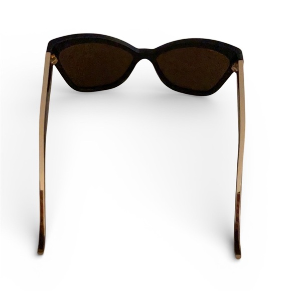 CHANEL Elegant Black and gold trim Sunglasses with accessories FLAWLESS main image 13